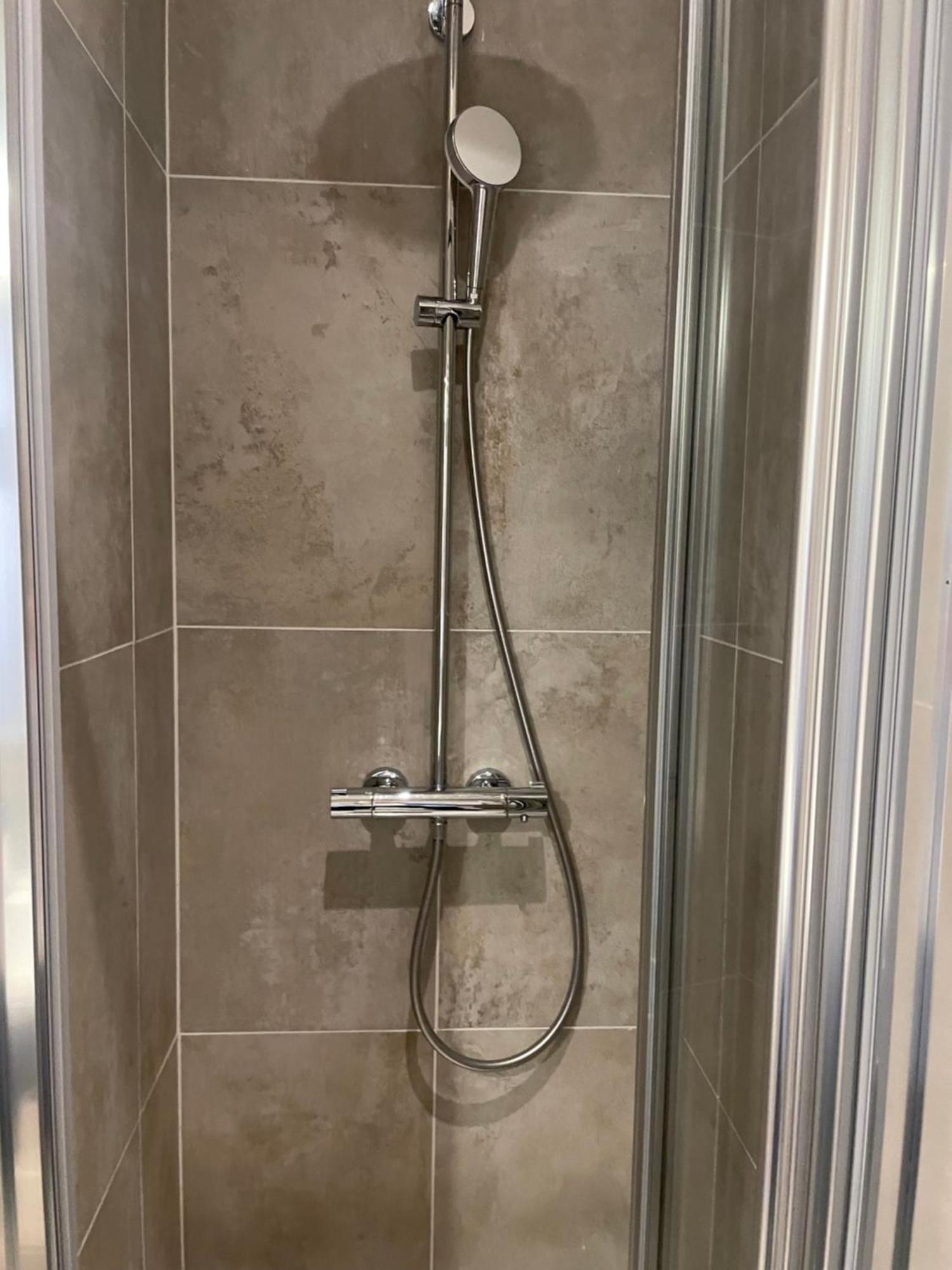 Hotel Azur Лион Екстериор снимка