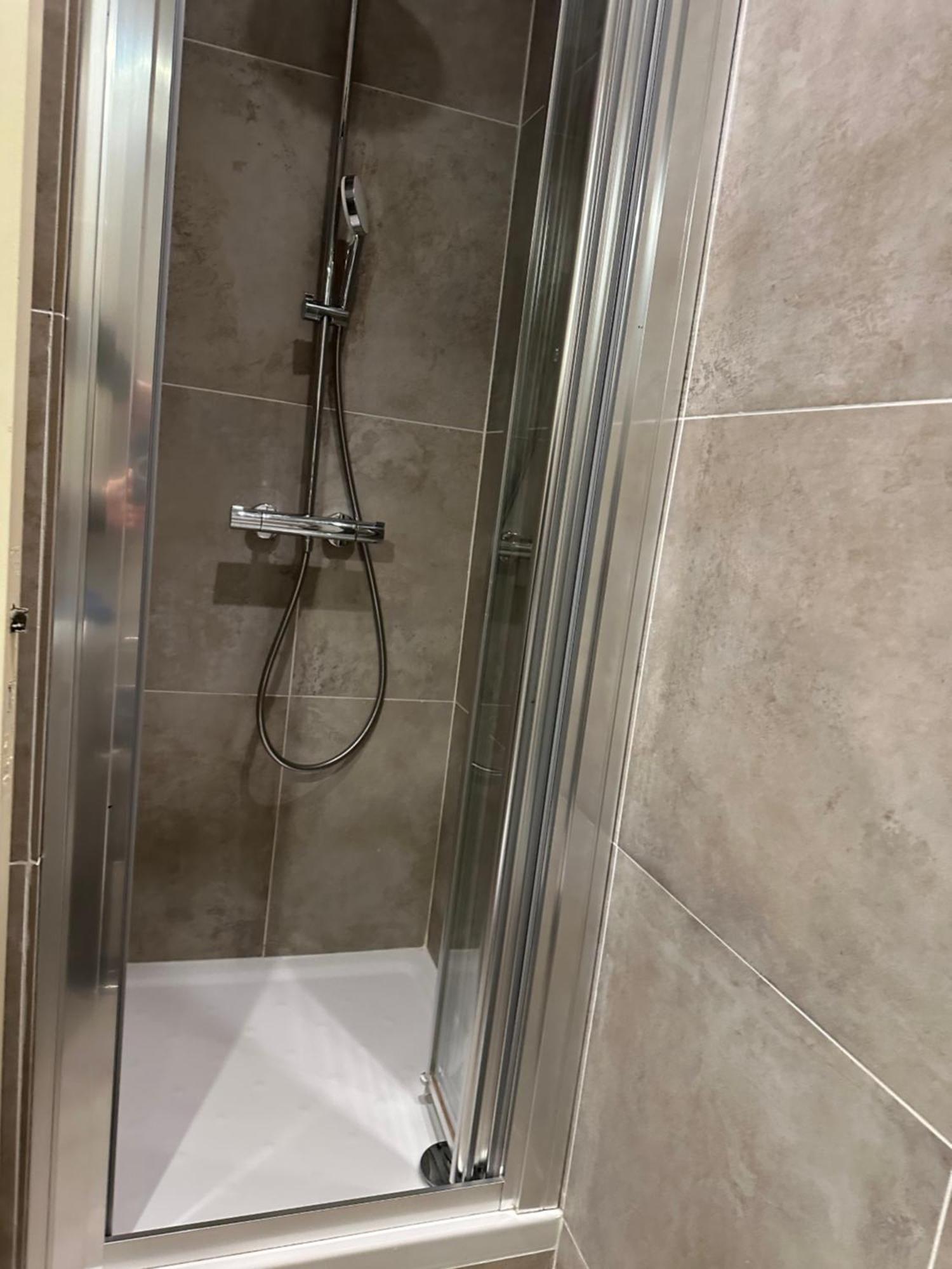Hotel Azur Лион Екстериор снимка