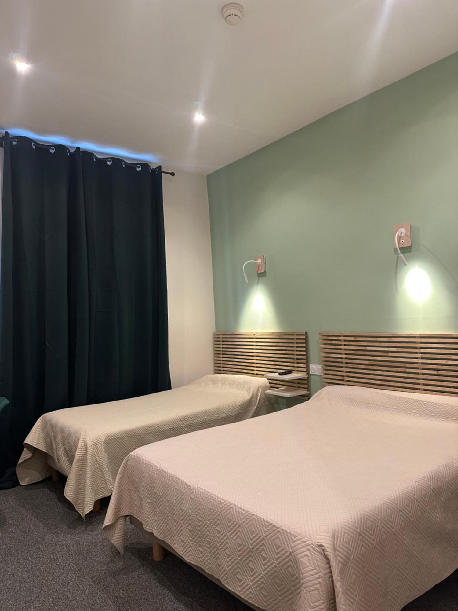 Hotel Azur Лион Екстериор снимка