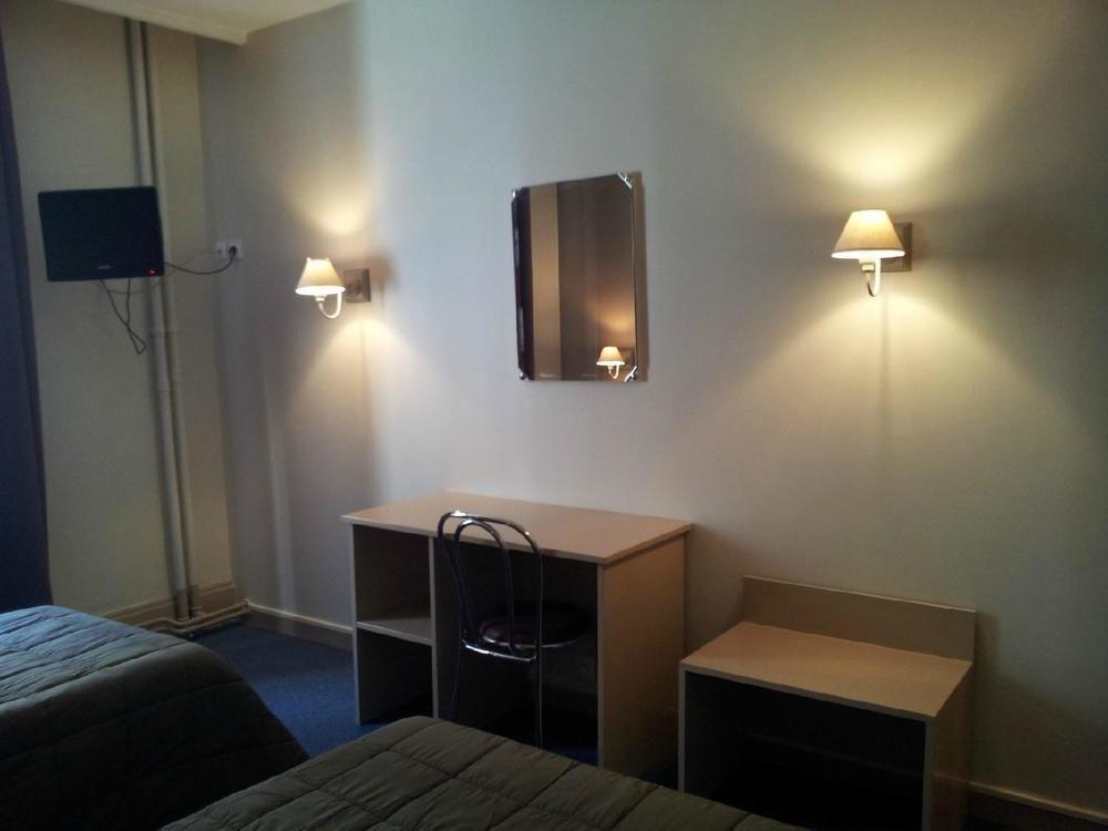 Hotel Azur Лион Екстериор снимка
