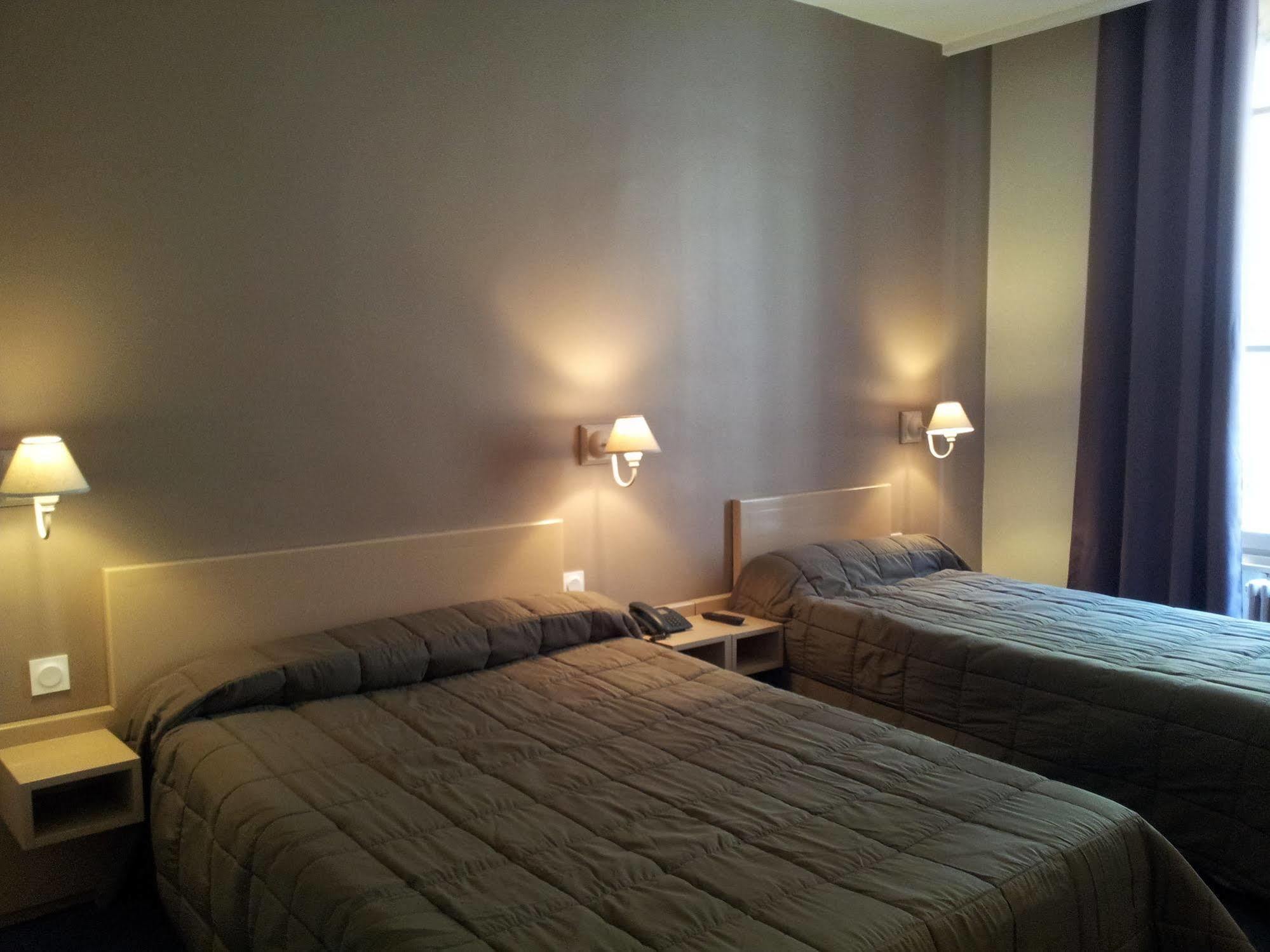 Hotel Azur Лион Екстериор снимка