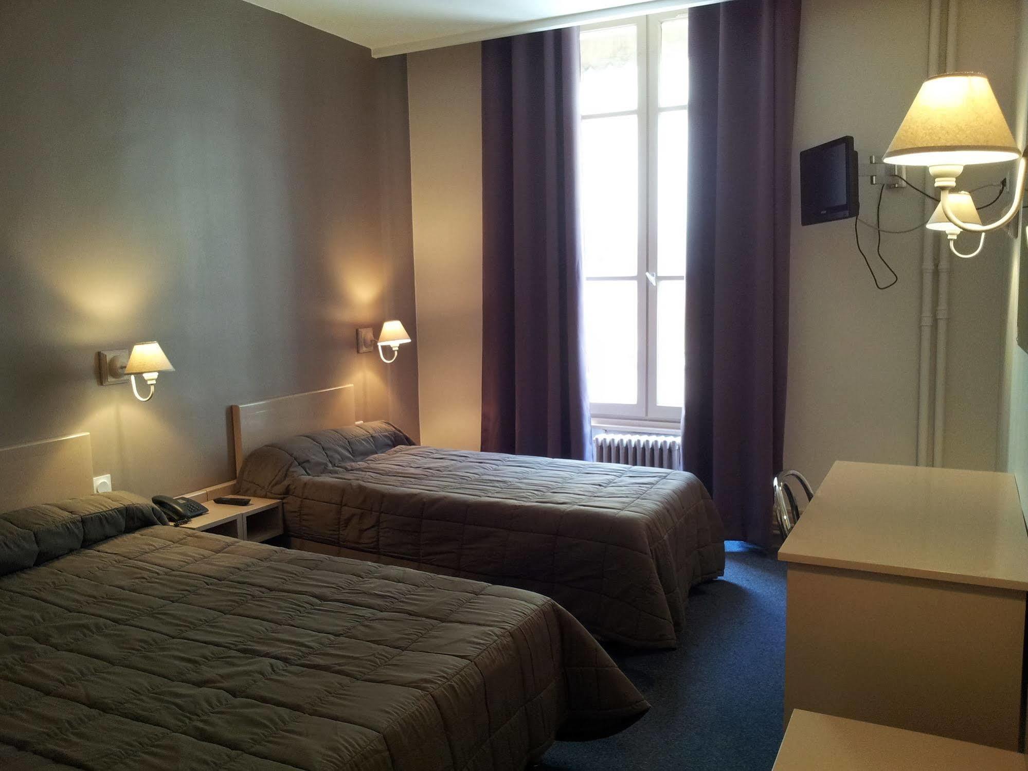 Hotel Azur Лион Екстериор снимка