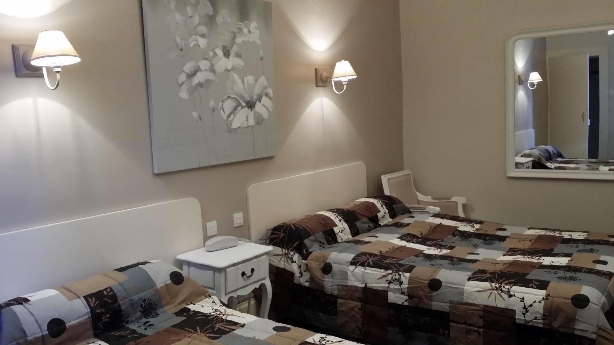 Hotel Azur Лион Екстериор снимка