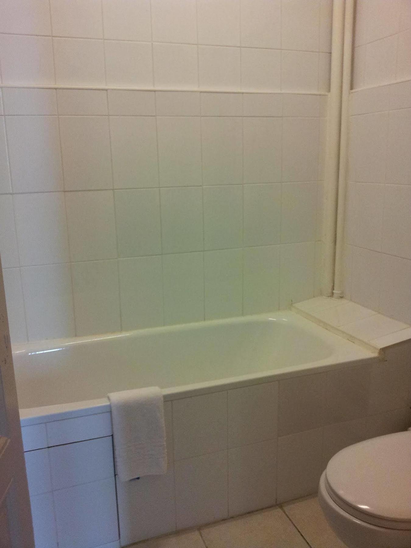 Hotel Azur Лион Екстериор снимка
