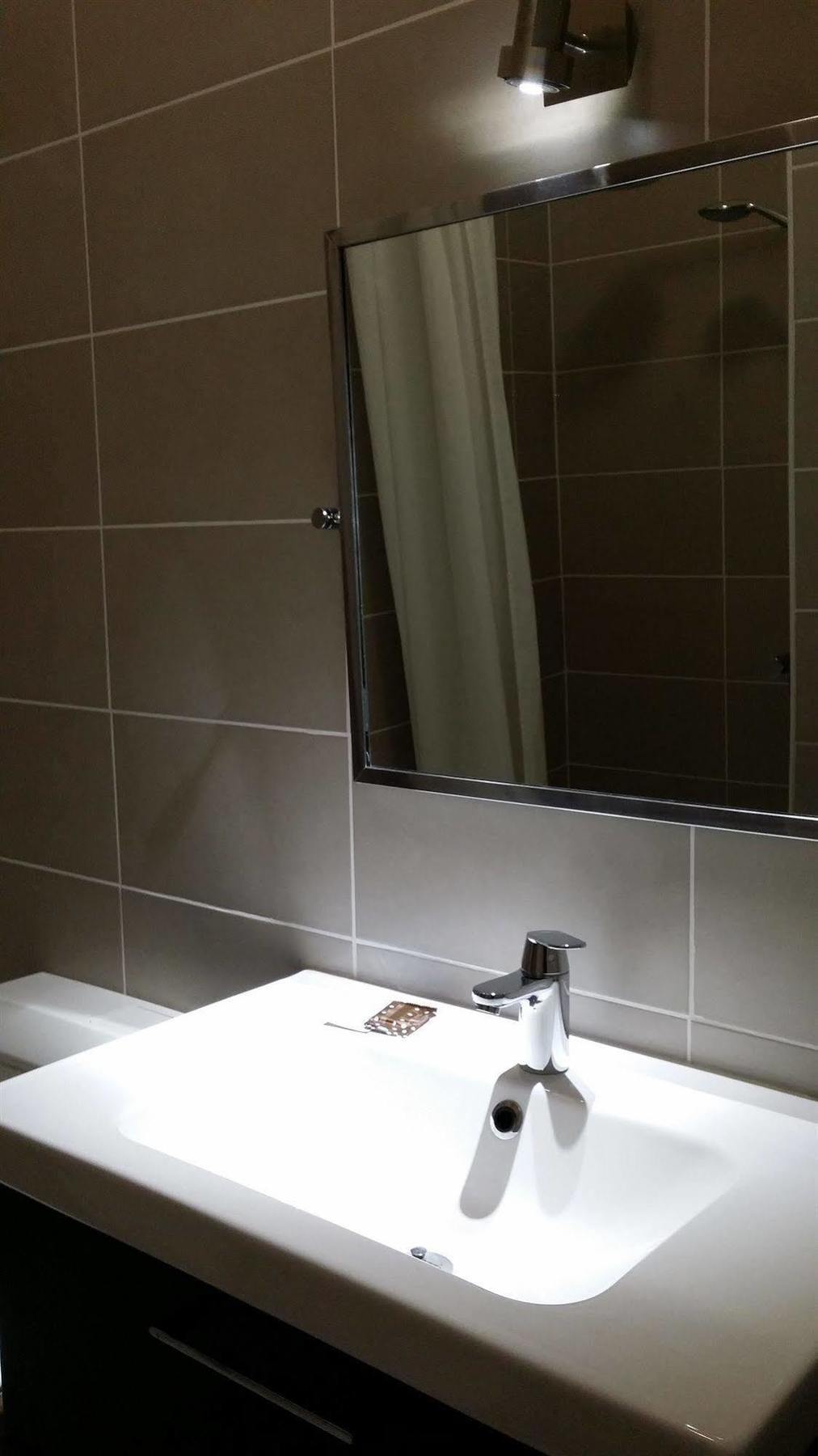 Hotel Azur Лион Екстериор снимка
